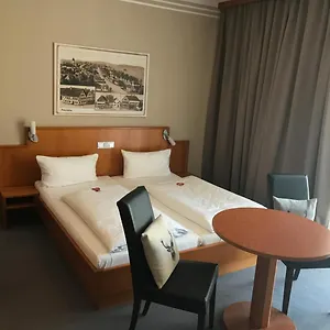 Neumaiers Hirsch -gasthof Und Hotel Weißenhorn